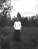 Dals Rostock. Lisa Nilsson f. 1906, gift Hallgren