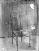 Stol. Troligen fotograferad som en illustration i en prislista