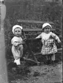 Dals Rostock. Två små barn