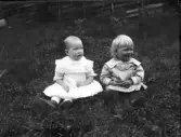 Dals Rostock. Två små barn