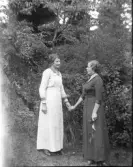 Dals Rostock. Två kvinnor