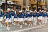 Ungdomsorkestern Göta Lejon på besök i Mölndal, okänt årtal. Parad nedför Tempelgatan.