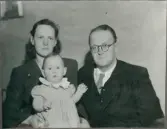 Torborg med sin mor och far