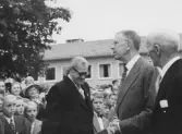 Kung Gustav VI Adolf på sin eriksgata genom Halland sommaren 1954.