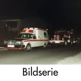 Serie om tre fotografier som visar brandkåren på utryckning vid Höjdgatan i Mölndal i april 1983.