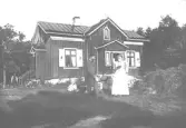 Fotografiet taget på August Bondesons sommarställe Toa i Jonsered, Göteborg.