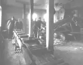 Falkenbergs Tegelbruk 1942. Rörtillverkning. Fr.v: K Olausson, T Lindvall, A Emanuelsson, A Svensson o. S Svensson.