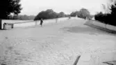 Fotot är taget efter 1927 års restaurering då bron fick trottoarer på båda sidor.