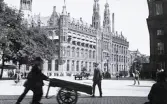 Foto av det före detta huvudpostkontoret i Amsterdam (heter numera Magna Plaza), 1924.
