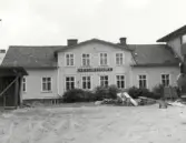 Följande text från Förslag till bevarandeplan 2.  På stg. 886, f.d. del av inäga 196 på s.k. Sumpalycken, uppfördes 1865 