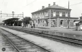 Stationen är byggd 1886, renoverad 1937 då alla onödiga 