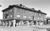 F d. Lyckan 1 bebyggdes inte förrän Bigge Johansson 1935 uppförde sitt affärs- och bostadshus.