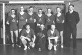 FIK  Stående fr.v. OLSSON Karl, ANDERSSON Göte, BENGTSSON Thure,ANTONSSON Tage,  JOHANSSON Erik, BENGTSSON Gunnar och  NILSSON Axel.  Ur Textkomplettering Erik Kylén 1991  Året är 1938.  Knästående fr.v. ANDERSSON Enar,   KARLSSON Evert och JOHANSSON Ingemar.
