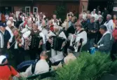 Spelmansstämma på hembygdsgården Börjesgården i Hällesåker, Lindome, i Mölndals kommun den 8 juli 2000.