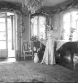 Fru Kylén, fotograferad för Damernas Värld 1944.  Provisorisk korslista/kommunarkivarien