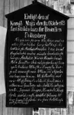 Text på tavlan.  Enligt den af Kongl:Majts den 11te Oktober 1825 faststälda taxa för Brotullen Falkenberg.  För gående person 1 öre# Wagn med en eller flera hästarhvarje häst 5 öre# för lös häst 3 öre# för Boskapskreatur 2 öre# samt Ungboskap&andra mindre kreatur 1 öre för hvarje# i Årstads&Faruås Härader boende Stats&Landtboer skola vid överfarten af bron njuta lindring till hälften i broafgiften# hvarjemte samma förmån tillkommer vid återfartenen hvar som kommer till Falkenberg med varor till afyttring. Embets och Tjenstemän i allmäna tjensteärender stadde# Kronotransporter, Tågade Trupper, Kronopost&Fångskjuts, samt de som efter förrättad skjutsning till sina hemvist återfärdas äro från brotullsafgift frikallade