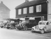 Stegbil reg.nr N 333.  Magasinet revs 23/7 1957, för schaktning för blivande stadshus.  Falkenbergs brandkår vid Nygatan 1928-1954 då brandstationen i kv. Hjulet togs i bruk.