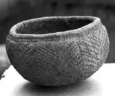 Keramikkärl från en stridsyxegrav daterad till 2300 f.Kr., funnen vid utgrävning 1989 vid Sannagård, Vinberg.