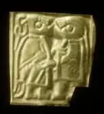 Ett större antal guldgubbar hittades i Slöinge under 1990-talet, flera förvaras på Historiska museet, Stockholm.