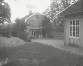 A Fridolf Persson var lärare i Årstad 1904-1912, Fritsla 1912-1920, Släp 1921-27 och Skrea 1927-41. Enl. sonen Einar Persson.