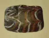 Ett större antal guldgubbar hittades i Slöinge under 1990-talet, flera förvaras på Historiska museet, Stockholm. Utöver ovan nämnda fynd gjordes även fynd av glaspärlor, silver, bly, brons, rågranater, täljsten, skiffer m.m.  Kopior finns utom av bild: 16, 17, 34, o 39.