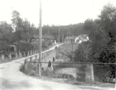 A Fridolf Persson var lärare i Årstad 1904-1912, Fritsla 1912-1920, Släp 1921-27 och Skrea 1927-41. Enl. sonen Einar Persson.