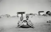 Skrea Strand 1950.  Irene, Eva och Sonja