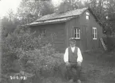 A Fridolf Persson var lärare i Årstad 1904-1912, Fritsla 1912-1920, Släp 1921-27 och Skrea 1927-41. Enl. sonen Einar Persson.