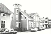 Byggt år 1869, ombyggnader 1939 och 1962. Byggherre doktor G A Ehrengranat.