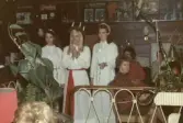 Lucia (U Terbrant) lussar för personalen på Ritz 1970.