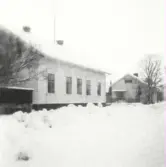 Byggnade uppförd 1888 av stadsfiskal P Lindvall.