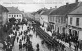 Kungliga Jönköpings Regementes marsch genom staden 1914-10-08. Vykort skickat 1914-11-08.