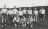 Fotbollslag
Från v:  STENMAN Karl-Gustav, SVANBERG,  CARLSSON Folke, LARSSON Sigfrid,  NILSSON Evert, OLSSON Rolf,  STEHN Gunnar, NILSSON Erik, ANDERSSON Erik 