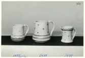 Kannor från Bo Fajans, formgivare Eva Jancke-Björk, 1900-talets mitt.