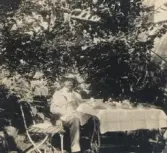 Förvärv från Anna-Lisa Nilsson innehavare av antikvitetsaffär i Falkenberg fram till 1985. Genom en auktion kom hon över div. föremål efter Patrik Johnsons kvarlåtenskap. De har sedan dess (1971) legat på hennes vind i Abild prästgård. Föremålen överlämnade från A-L Nilssons dödsbo av döttrarna Marie Louise Andersson, Viveka Linderström Sthlm o Anita Skantze Ullared.