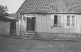 Huset rivet isamband med att järnvägen drogs fram här 1936.