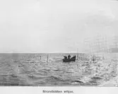 Bild 2, typisk laxeka, hög i aktern för att stå högt vid nedslagning av pålar.