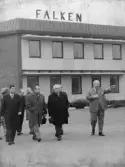 Besök på Falken AB 1973 av Sovjetunionens ambassadör Jakovlov och ambassadörssekreterare Poljakov.