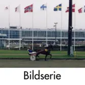 Serie om 20 fotografier som visar Åbytravet i Åby, Mölndal, under travloppet Olympiatravet, den 10 april 1999. Porträtt på bland annat travkuskar samt bilder på sportjournalisten Leif 