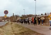 Motionsloppet i löpning Mölndalsbroloppet i oktober 1985. Här ses några av löparna vid Frölundagatan.