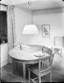 KLÄDSEL AV FÅTÖLJ SAMT SÄNG OCH LAMPA, HSB