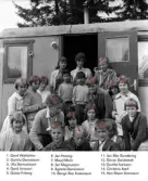 År 1960 på våren är Klass 5 från Österängsskolan i Jönköping på skolresa i Västergötland tillsammans med sin lärare Göte Ohlsson. De råkade på fyra romer och fotograferades med dem vid husvagnen.
På Österängsskolan var det tradition att man i 4:an åkte till Vadstena och Omberg, i 5:an till Västergötland (Falbygden, Skara, Varnhem) och i 6:an en resa till glasbruk i Småland.