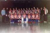 Lagbild av IF Mölndal Hockey, pojkar födda 1969. Fotografi taget i januari 1986.