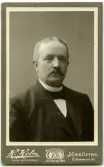Porträtt på Kamrer Oscar Millqvist, Jönköping. Född år 1857 och död år 1932.