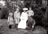 Nårunga. Familjen Annie f. Ogden och Axel Benjaminsson
