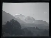 
Fotografier tagna under en resa Elin och Leonarth gör 1907 till Schweiz, med tåg via Danmark och Tyskland. Platser som besöks på resan är bl.a. Lauterbrunnen, Luzern och Bern.