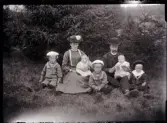 Nårunga. Anna och Fridolf Benjaminsson med sönerna Frithiof, Åke, Einar, Arne och Rudolf Benjaminsson/Hallhagen