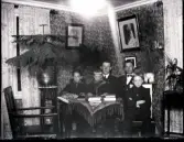 Nårunga. Barnen är Ebbe, Thor och Sten Benjaminsson. Männen okända.