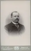 Porträtt av Karl Stigenberg (kusin till G. Broman). (enligt text i album).