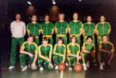 Lagbild på spelare i Kvarnby Basket. Idrottshuset  i Mölndal, år 1983.